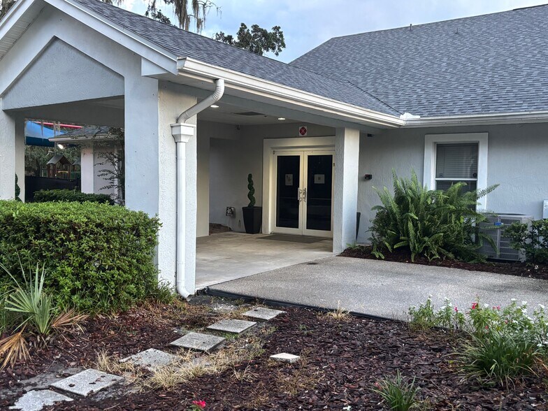 53 S Dean Rd, Orlando, FL à louer - Photo du bâtiment - Image 3 de 8