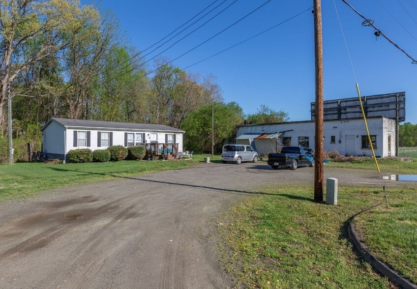 8286-8294 James Madison Pky, King George, VA for sale - Building Photo - Image 3 of 13