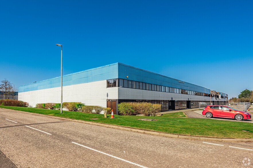 3-7 Hutton Sq, Livingston à louer - Photo du bâtiment - Image 1 de 2