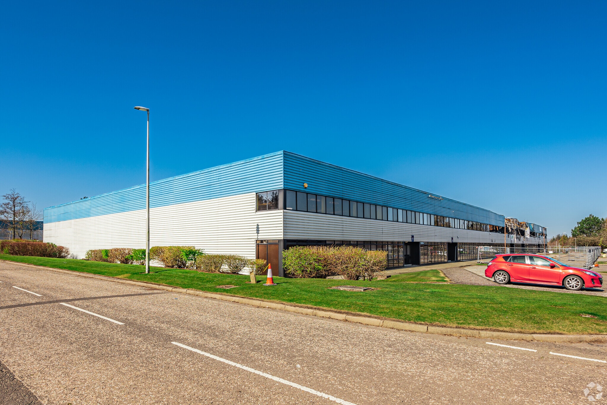 3-7 Hutton Sq, Livingston à louer Photo du bâtiment- Image 1 de 3