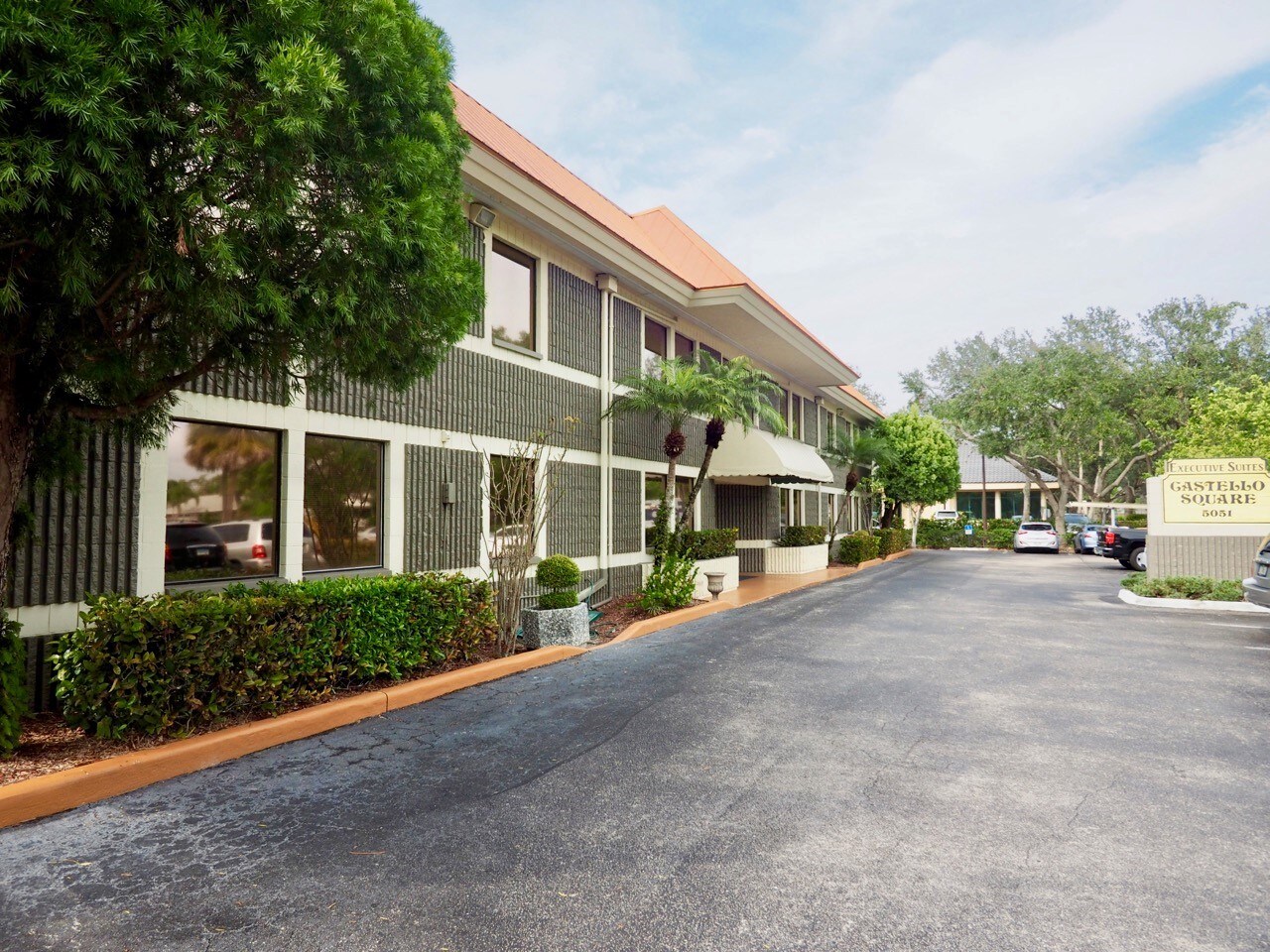 5051 Castello Dr, Naples, FL à louer Photo principale- Image 1 de 8