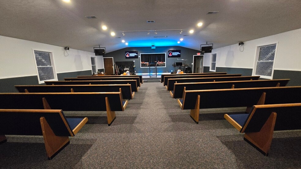 8006 IN-43 Hwy, Spencer, IN for sale - Building Photo - Image 2 of 14