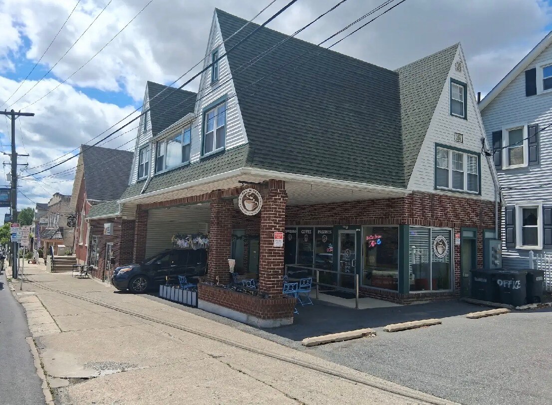 6 S Broad St, Nazareth, PA à vendre Photo du bâtiment- Image 1 de 5
