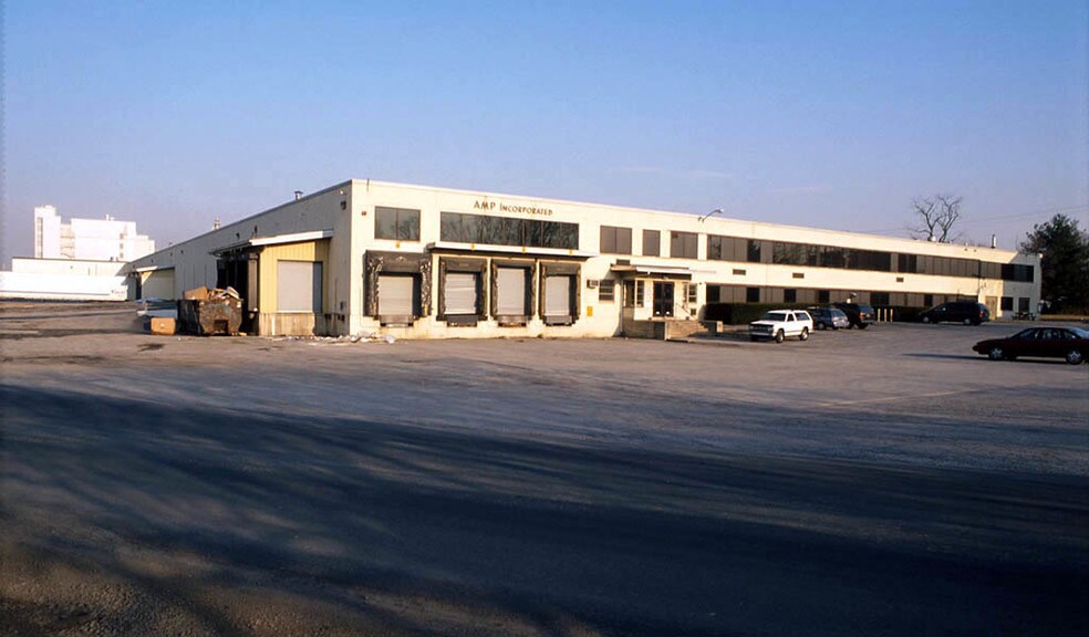 801 Spangler Rd, Camp Hill, PA à louer - Photo du bâtiment - Image 2 de 7