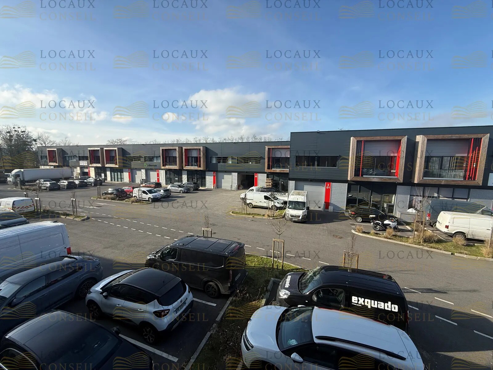 Flex in Éragny for lease Building Photo- Image 1 of 9