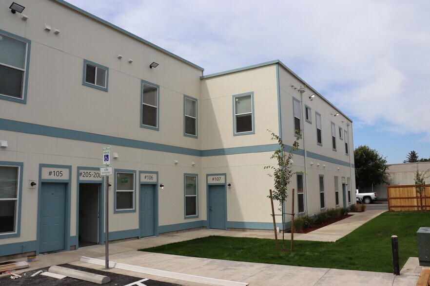 119 S Wasson St, Coos Bay, OR à vendre - Photo du bâtiment - Image 3 de 10