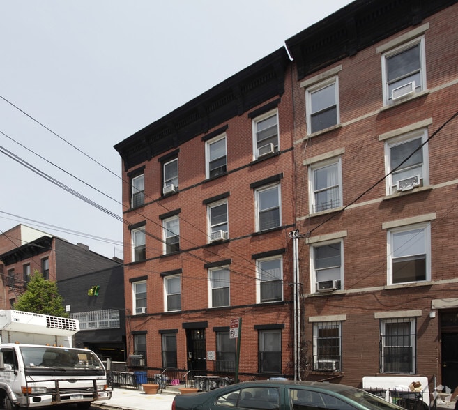 89 Luquer St, Brooklyn, NY for sale - Building Photo - Image 2 of 5