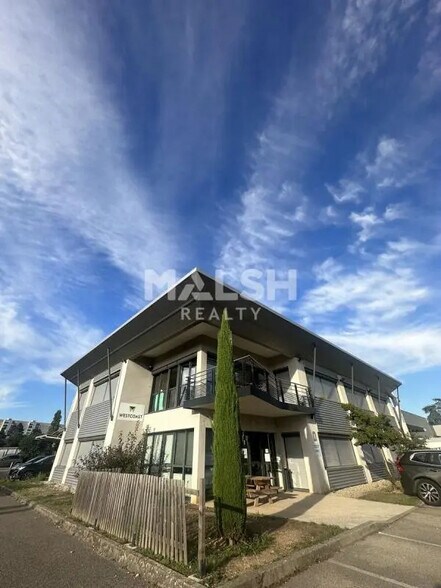 Office in Saint-Priest for lease - Building Photo - Image 3 of 10