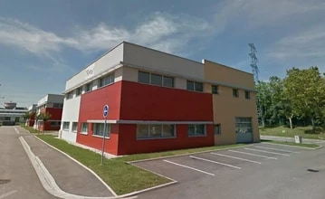 Flex in Saint-Priest for lease Building Photo- Image 2 of 4