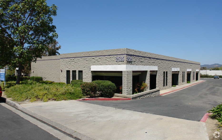 2515 Pioneer Ave, Vista, CA for lease - Building Photo - Image 3 of 6