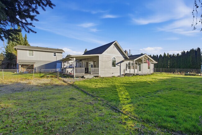 More details for 10709 Woodland Ave E, Puyallup, WA - Specialty for Sale
