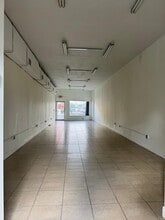 6708-6716 W Flagler St, Miami, FL à louer Photo intérieure- Image 1 de 8