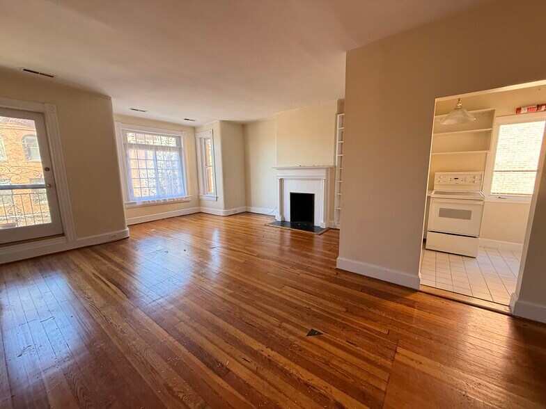 1829 Phelps Pl NW, Washington, DC à vendre - Photo intérieure - Image 3 de 8