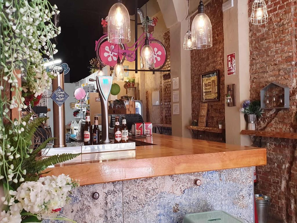 Commerce de détail dans Madrid, Madrid à louer Photo du bâtiment- Image 1 de 2