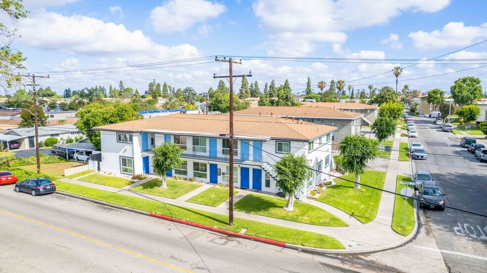12221 Peacock Ct, Garden Grove, CA à vendre - Photo du bâtiment - Image 1 de 20