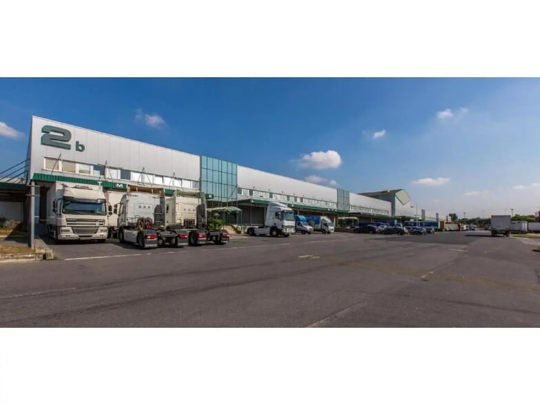 Flex in Aulnay-sous-Bois for lease - Building Photo - Image 1 of 6