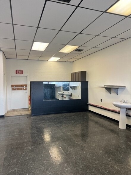 3104-3130 N Las Vegas Blvd, Las Vegas, NV for lease - Interior Photo - Image 3 of 10