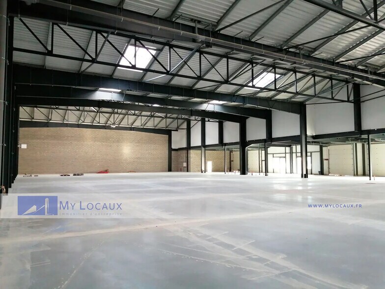 Local d'activités dans Marines à vendre - Photo du bâtiment - Image 3 de 5