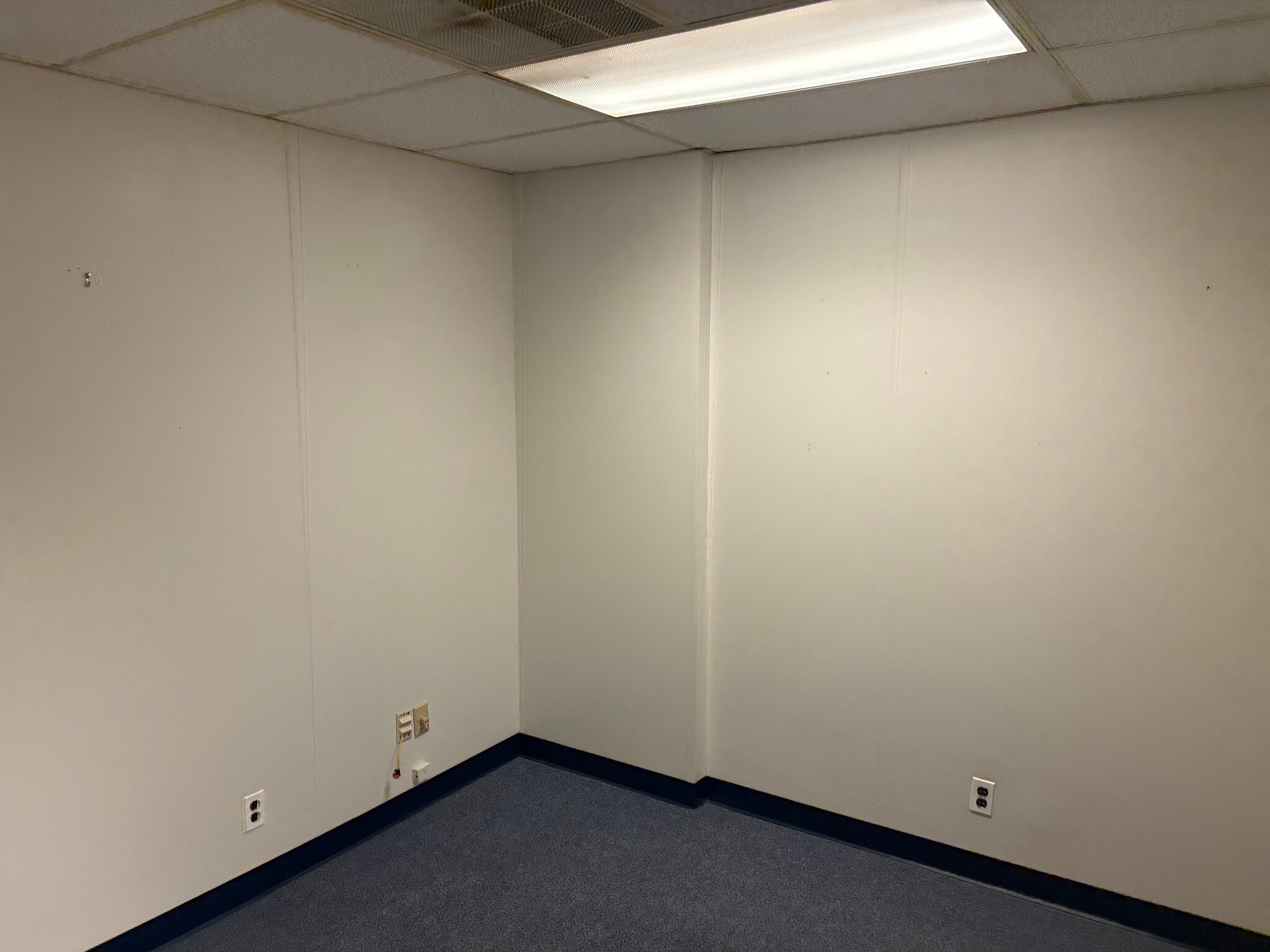 127 Gaither Dr, Mount Laurel, NJ for lease Interior Photo- Image 1 of 7