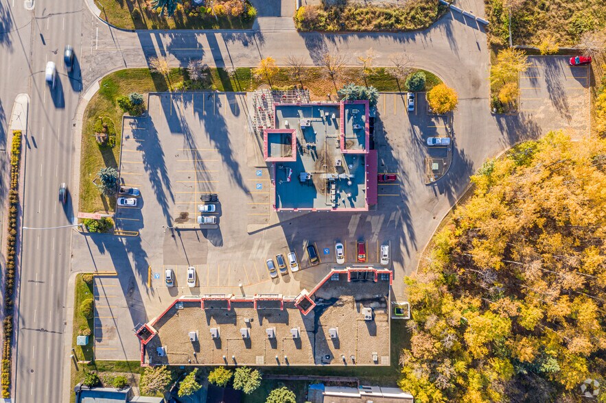 200 St Albert Trl, St. Albert, AB à louer - Aérien - Image 3 de 4