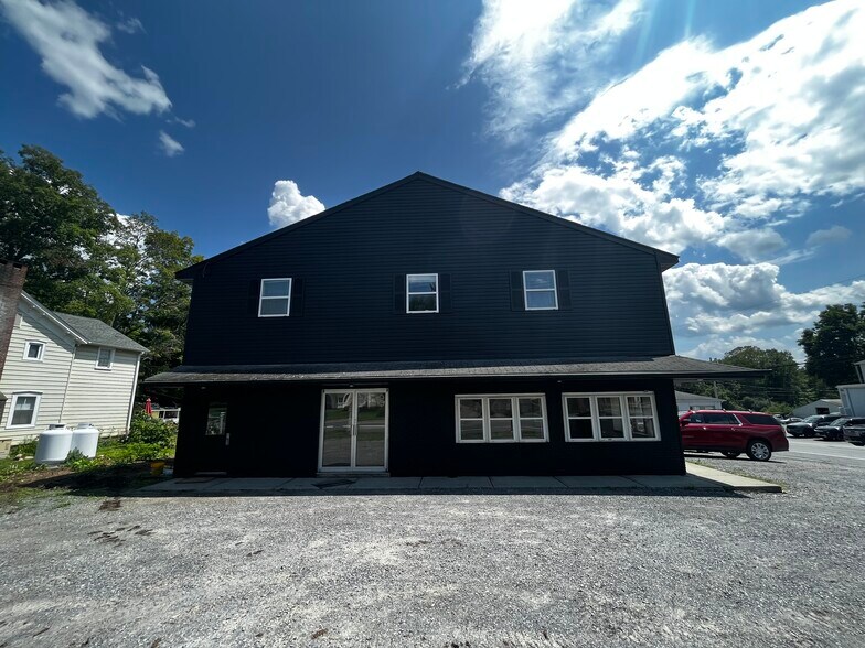 3700 US-44, Millbrook, NY à louer - Photo du bâtiment - Image 2 de 4