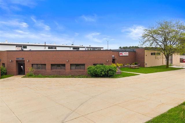 4848 Industrial Park Dr, Stevens Point, WI à vendre - Photo du bâtiment - Image 3 de 26