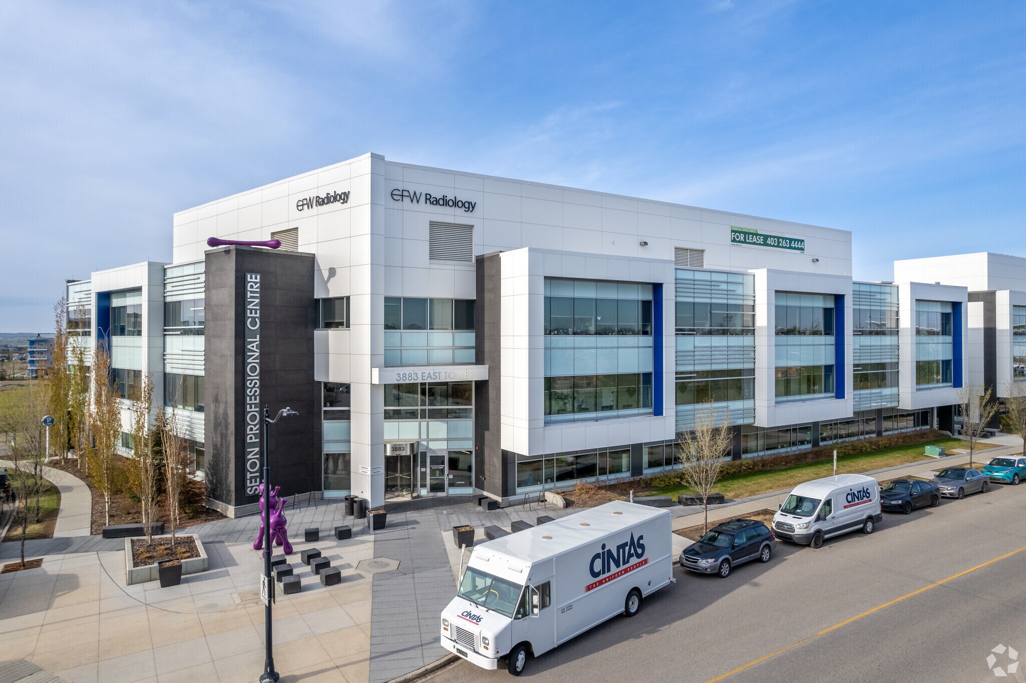 3883 Front St SE, Calgary, AB à vendre Photo principale- Image 1 de 1