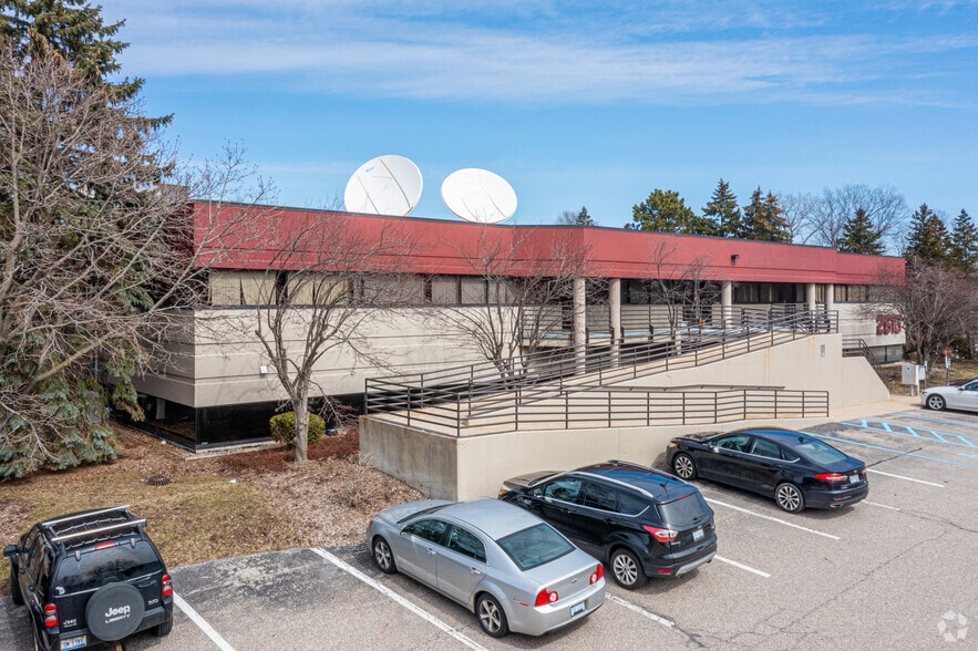 2610 Horizon Dr SE, Grand Rapids, MI for lease - Building Photo - Image 1 of 3