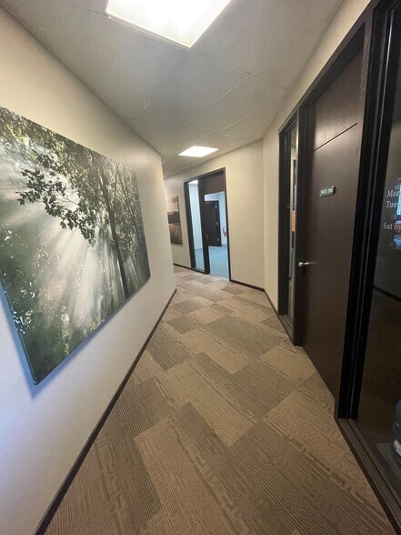 990 E South Blvd, Troy, MI for lease - Building Photo - Image 2 of 6