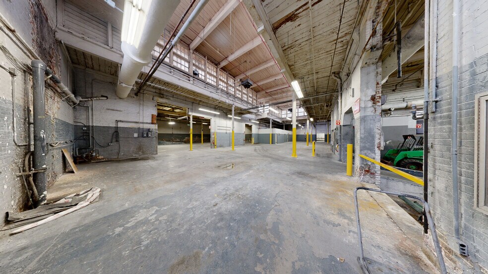 620 Spring St, North Dighton, MA à vendre - Numérisation 3D de Matterport - Image 3 de 58