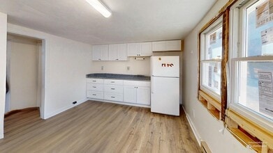 130 High St, Upton, MA for sale Interior Photo- Image 2 of 25