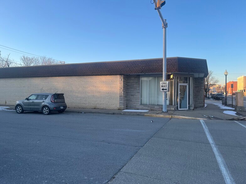 5646 Hohman Ave, Hammond, IN à louer - Photo du bâtiment - Image 1 de 2