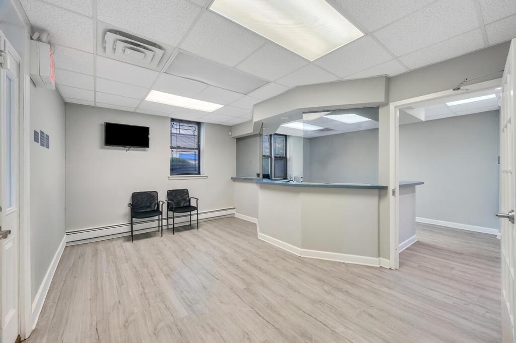 9904 57th Ave, Flushing, NY 11368 - Unit JLH - - Interior Photo - Image 2 of 21