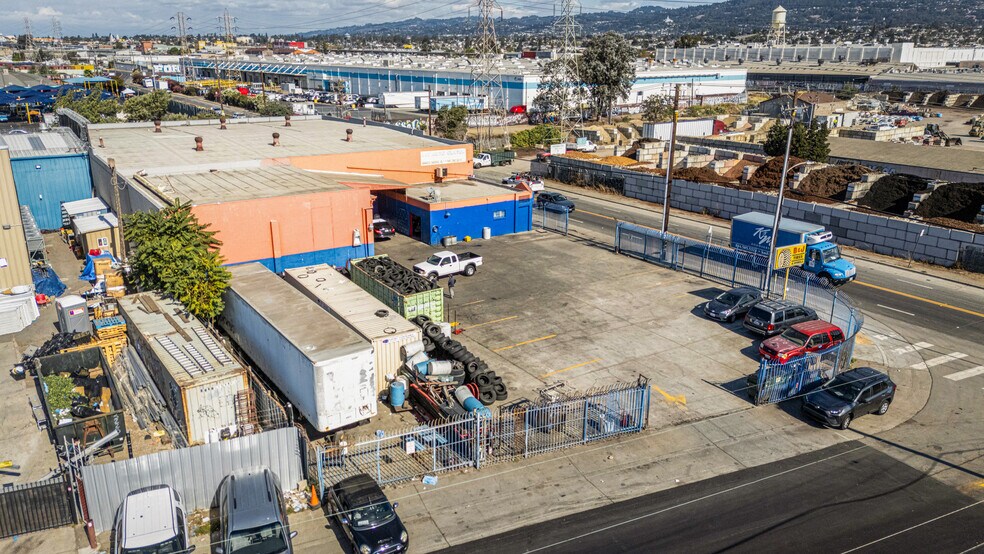 5901 Coliseum Way, Oakland, CA à vendre - Photo du bâtiment - Image 2 de 11