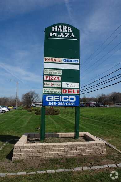 1299 Route 9, Wappingers Falls, NY à louer - Photo du bâtiment - Image 2 de 3