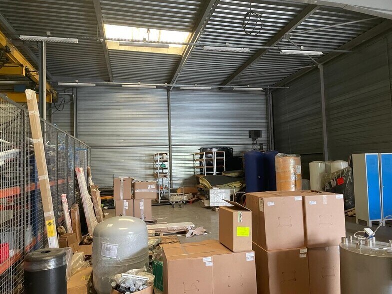 Flex in Villemomble for lease - Interior Photo - Image 2 of 7