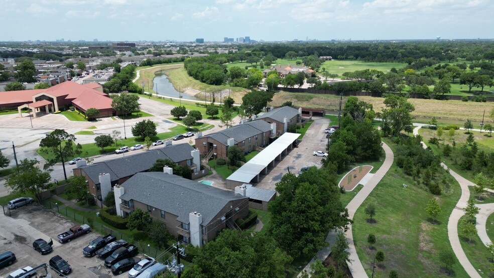 9101 Country Creek Dr, Houston, TX for sale - Building Photo - Image 3 of 10