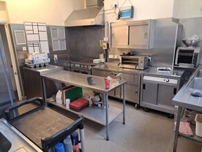 65 De Parys Av, Bedford for lease Interior Photo- Image 2 of 4
