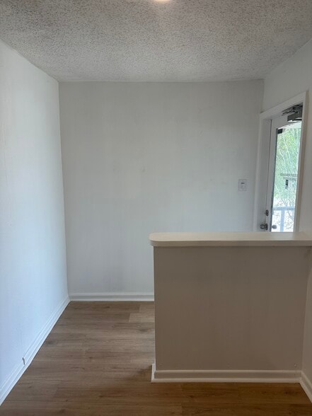 1420 S Ellison Dr, San Antonio, TX for lease - Interior Photo - Image 2 of 8