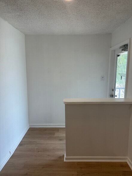 1420 S Ellison Dr, San Antonio, TX à louer - Photo intérieure - Image 2 de 8