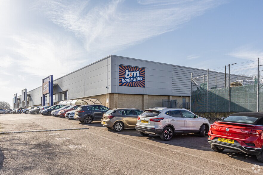 London Rd, Stevenage à vendre - Photo du bâtiment - Image 2 de 2