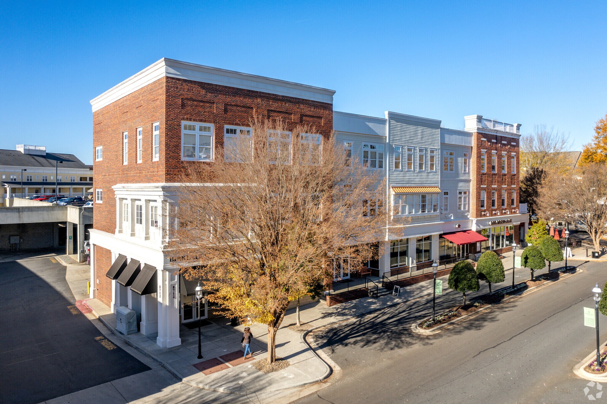 8712 Lindholm Dr, Huntersville, NC for lease Primary Photo- Image 1 of 9