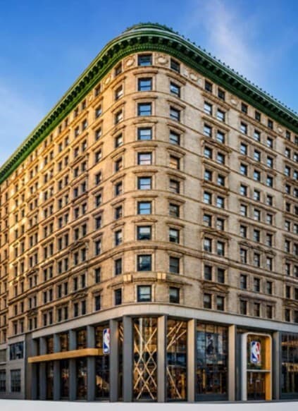 545 Fifth Ave, New York, NY for lease - Primary Photo - Image 1 of 1