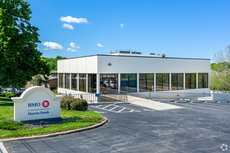8840 State Line Rd, Leawood, KS for sale - Primary Photo - Image 1 of 3