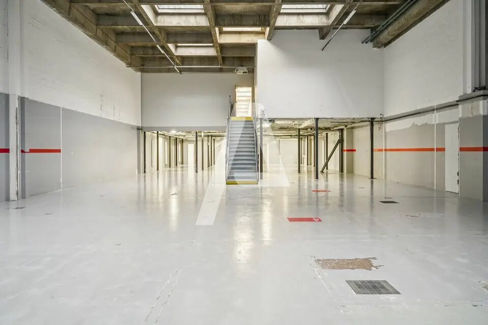 Flex in Rungis for lease Interior Photo- Image 1 of 6