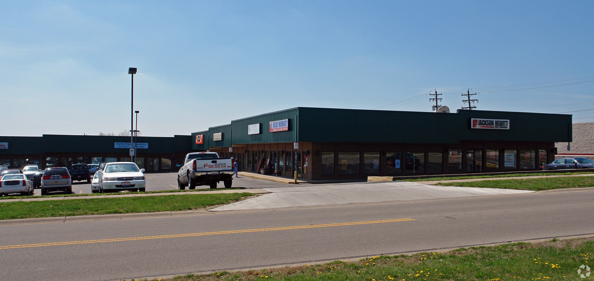 4462-4480 Marie Dr, Middletown, OH for sale Primary Photo- Image 1 of 2