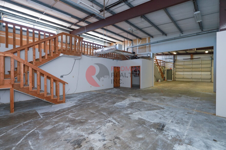 603 Royal St, Kelso, WA for lease - Building Photo - Image 2 of 5