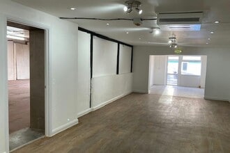 4 Guildford Rd, Bagshot for lease Interior Photo- Image 2 of 3