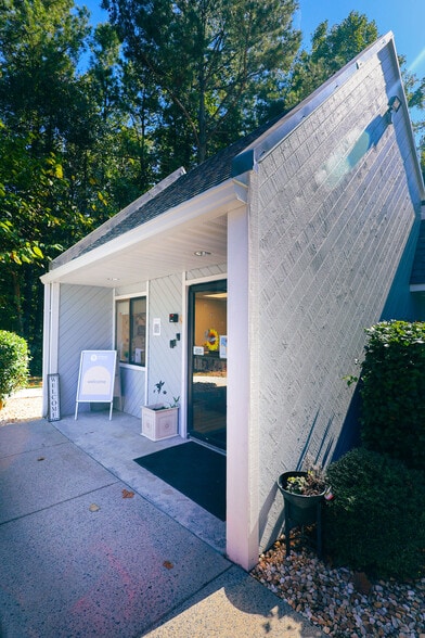 2358 Shallowford Rd, Marietta, GA for sale - Building Photo - Image 3 of 30