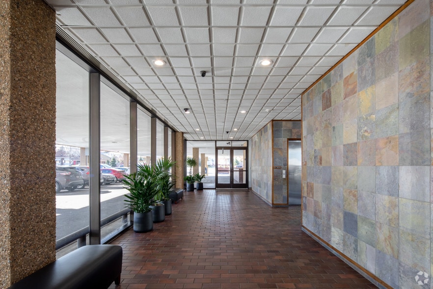 3650 S Yosemite St, Denver, CO for sale - Lobby - Image 2 of 6